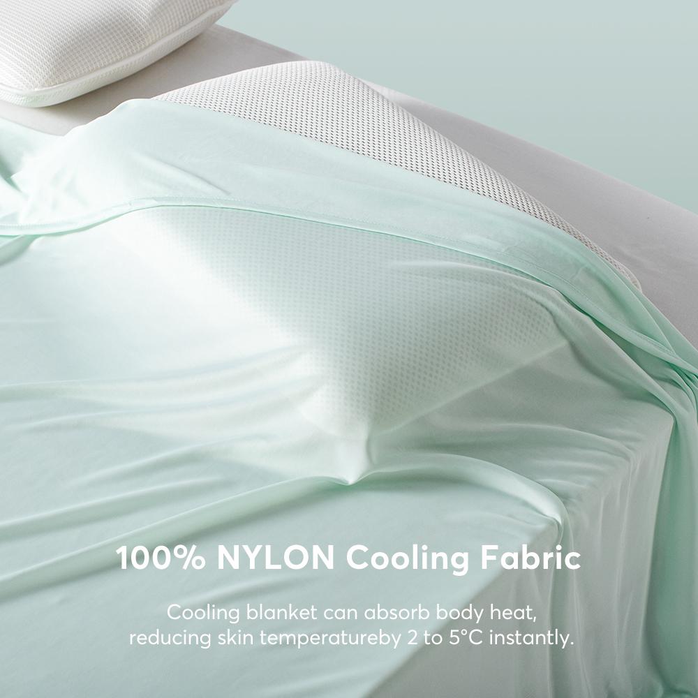 Ultra Soft Cooling Blanket – Breathable & Lightweight for Dorm Beds