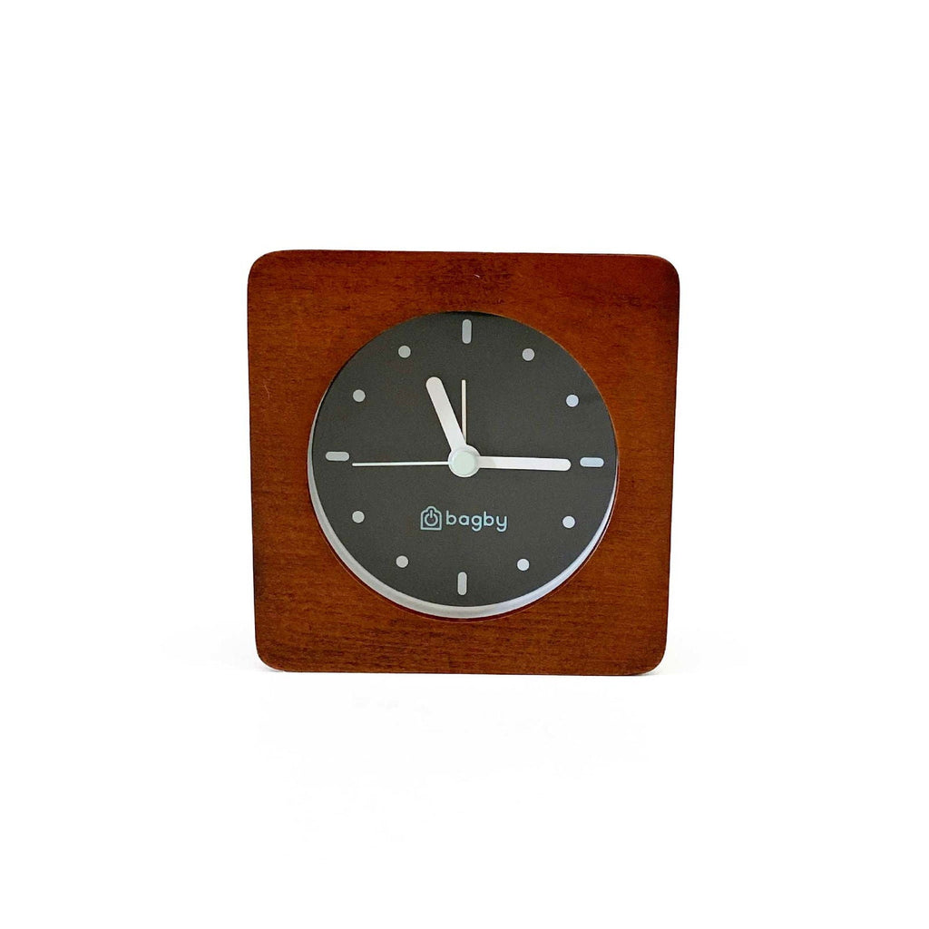 Silent Analog Alarm Clock – Minimalist Wood Design