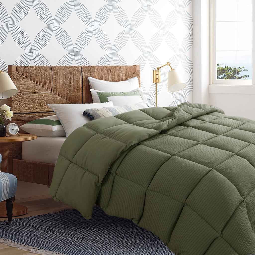 All-Season Reversible Comforter – Ultra Soft Down Alternative | Dorm & Graduation Gift
