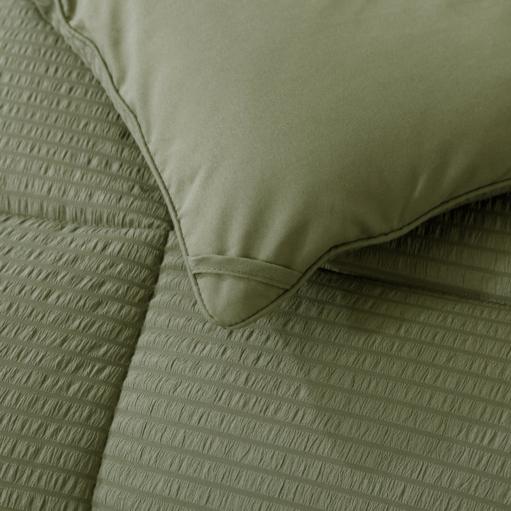 All-Season Reversible Comforter – Ultra Soft Down Alternative | Dorm & Graduation Gift