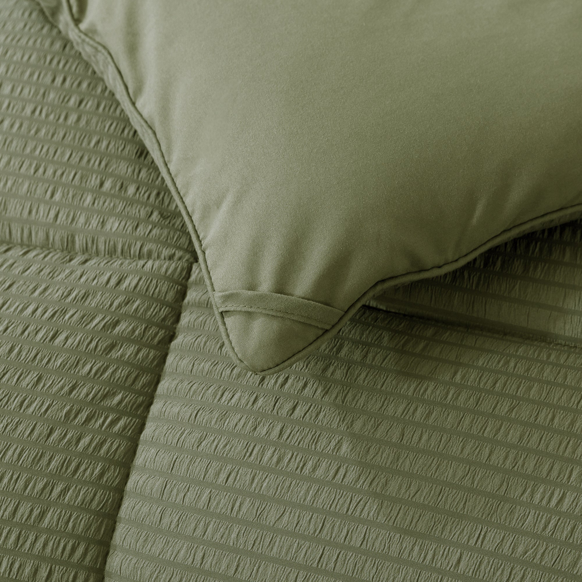 All-Season Reversible Comforter – Ultra Soft Down Alternative | Dorm & Graduation Gift