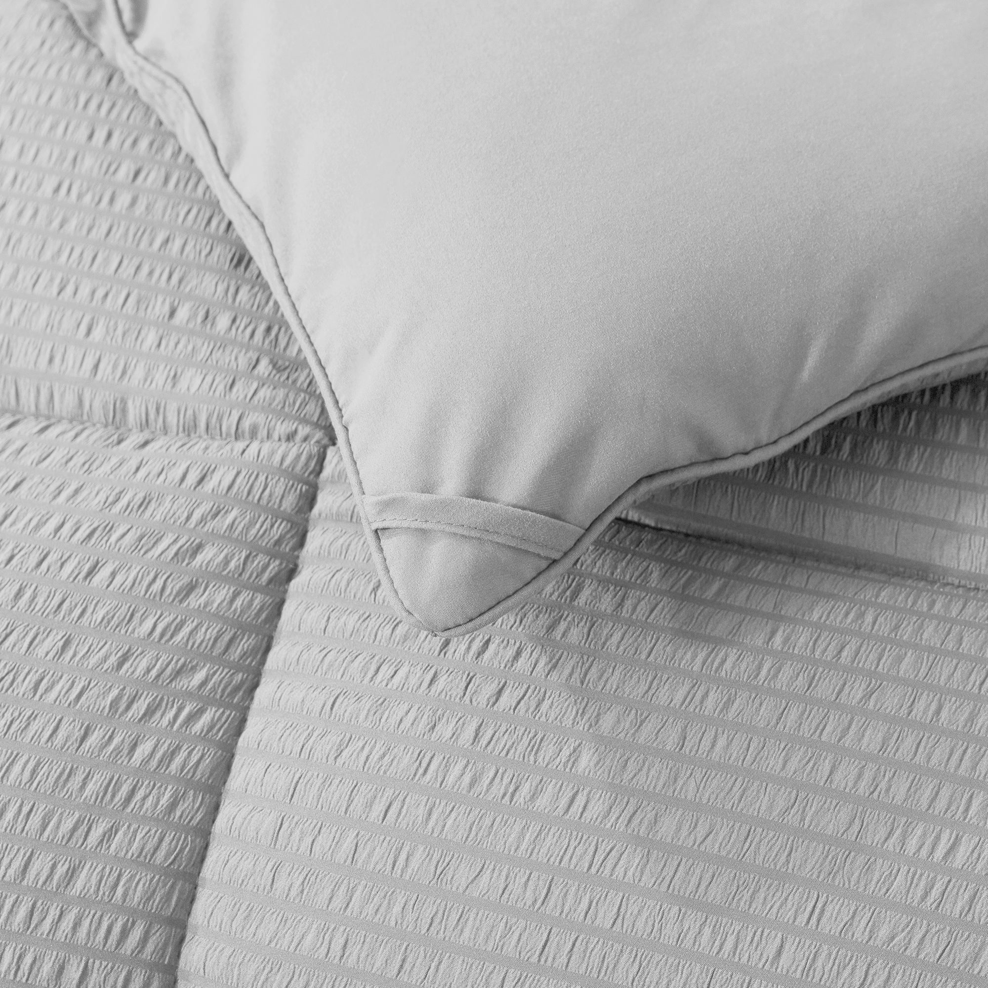 All-Season Reversible Comforter – Ultra Soft Down Alternative | Dorm & Graduation Gift