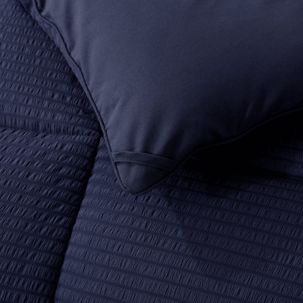 All-Season Reversible Comforter – Ultra Soft Down Alternative | Dorm & Graduation Gift