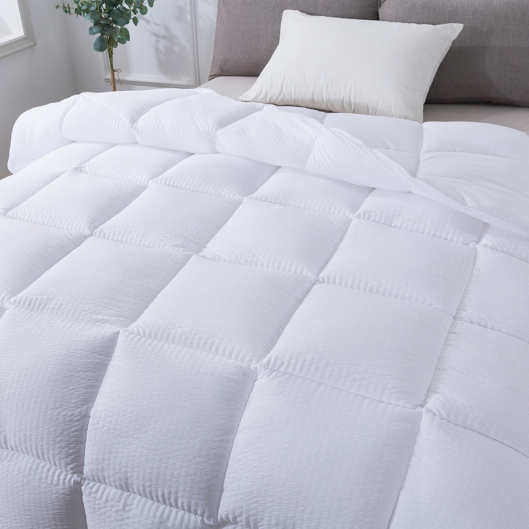 All-Season Reversible Comforter – Ultra Soft Down Alternative | Dorm & Graduation Gift