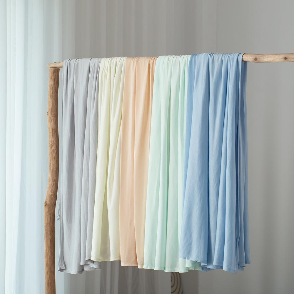 Ultra Soft Cooling Blanket – Breathable & Lightweight for Dorm Beds