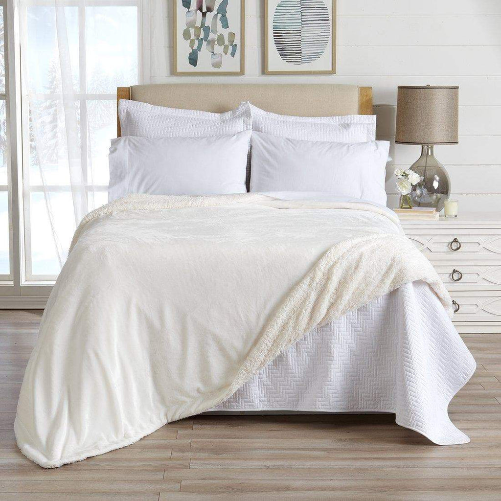 Velvet Plush Sherpa Blanket