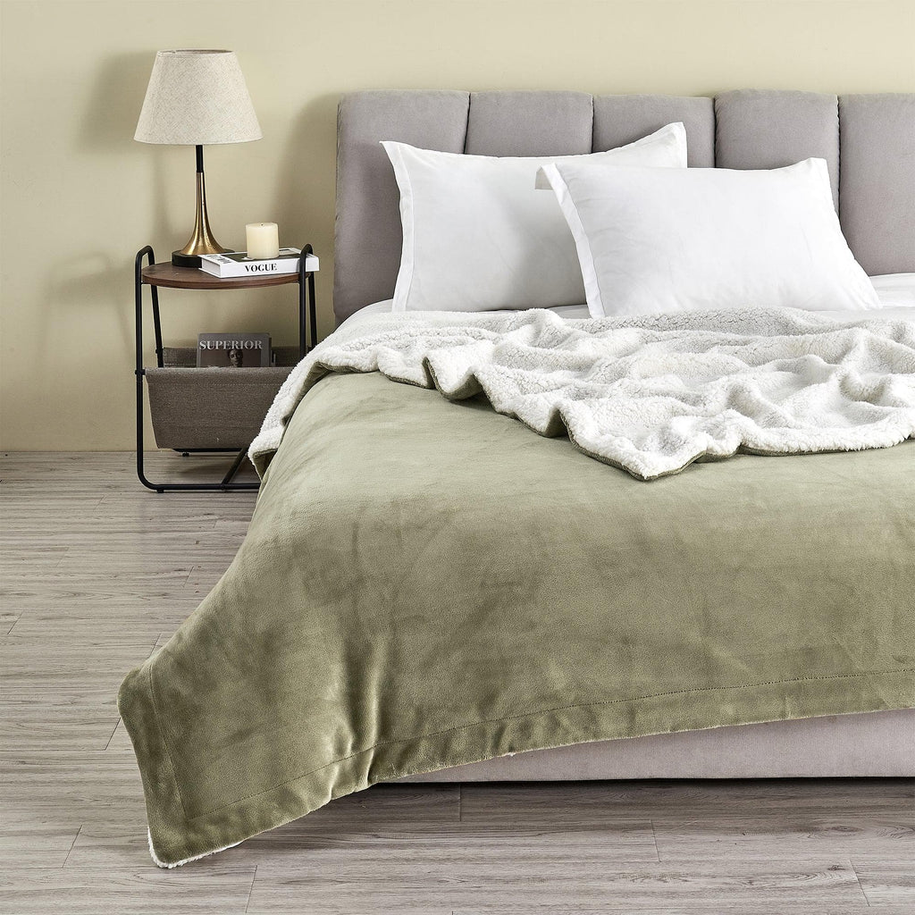 Velvet Plush Sherpa Blanket